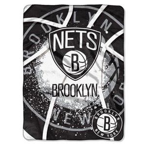 Brooklyn Nets Oversized Plush Blanket
